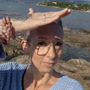 Accompagnante humaine et sociale à Pierrefeu et alentours