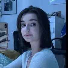 Étudiante en Médecine qui adore les enfants 