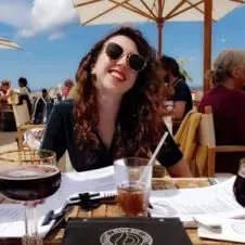 Suivi pédagogique, cours particuliers et aides aux devoirs.