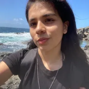 Busco trabajo como cuidadora de animales