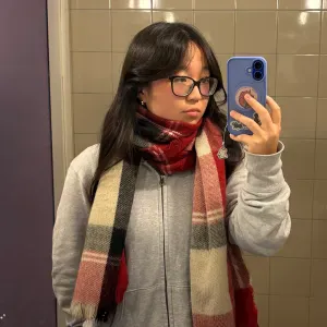 Baby-sitter gentille et qui adore les enfants à Paris