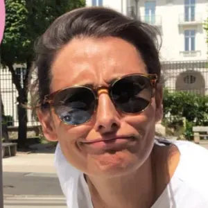 J adore les chats. Je m en occupe pendant vos congés.