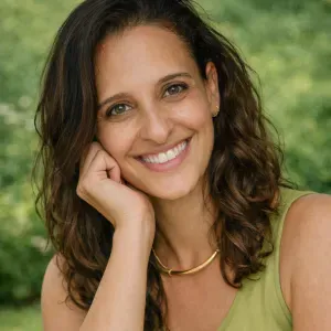 Baby-sitter expérimentée et bienveillante sud