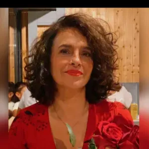 Cuidadora dedicada e alegre em Matosinhos 