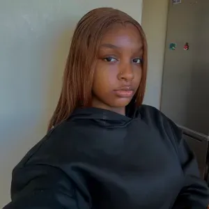 Baby-sitter expérimentée disponible tout les jours 