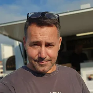 Je recherche une baby-sitter