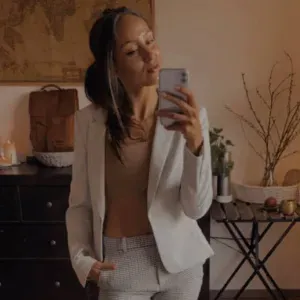 Je cherche un(e) dame de companie