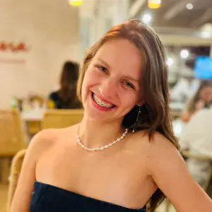 Baby-sitter profissional em Oeiras 