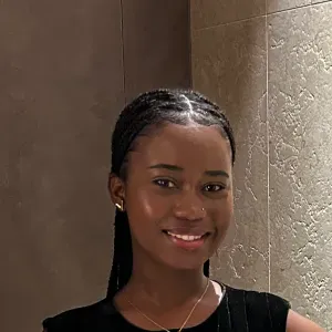 Babysitter com experiência de um ano em Lisboa