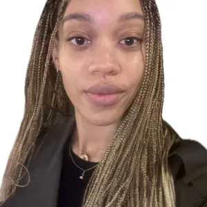 Prof diplômée en français pour cours particuliers à Paris