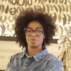 Femme de menage responsable  appliquée 