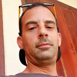 Posição para um empregado de limpeza em São Pedro De T...
