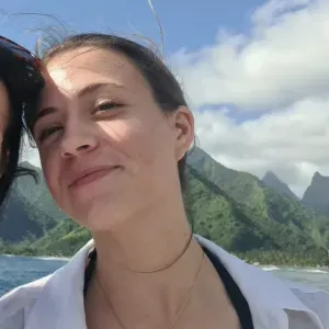 Propose services de baby-sitting dans secteur de Vannes