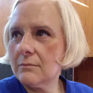 Tata con esperienza ventennale