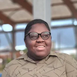 Étudiante créative à Saint-André 