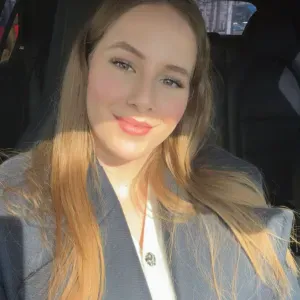 Babysitter sérieuse et disponible