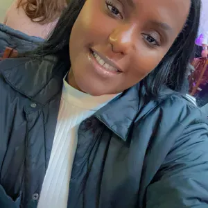 Empregada de limpeza de escritório 