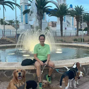 Cuidadora de animales y paseadora de perros