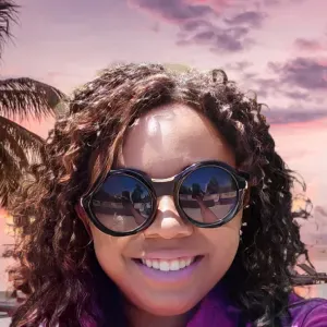 Professional babysitter looking for opportunities 