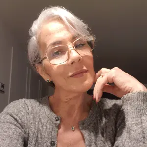 Aide à domicile, dame de compagnie 