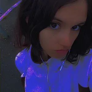 Baby-sitter expérimentée à Saint-Juéry