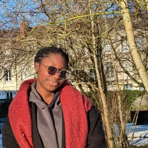 Fille de ménage et étudiante à Angers 