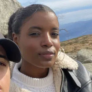 Auxiliar de geriatria disponível/ cuidadora porto