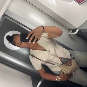Baby-sitter expérimentée  dans l:yonne