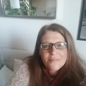 Femme de ménage avec 9 années d  experience