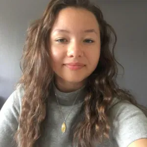 Étudiante à la recherche d'un job de garde d'animaux