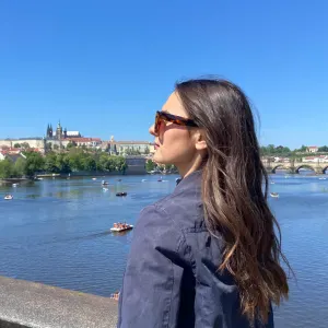 Aide ménagère disponible en été