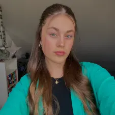 Baby-sitter attentive et à l'écoute 