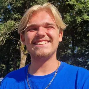 Baby-sitter 17 ans à Melun avec un véhicule !