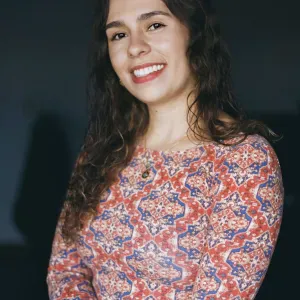 Empleada de limpieza, cuidado de niños o mascotas.