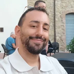 Addetto alle Pulizie preciso e affidabile disponibile a Bari