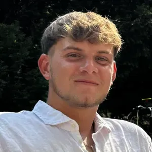 Affidabile pet sitter amante degli animali 🐾