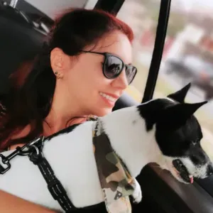 Cuidadora de perros y animales exóticos en Madrid