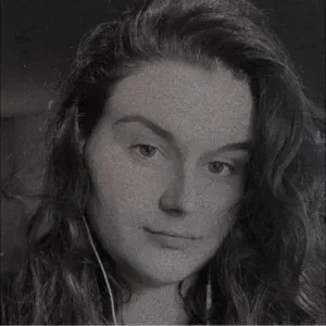 Nounou diplômée (aide au devoir, ménages, etc..)