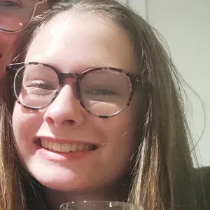 Baby-sitter en devenir sur Pont-de-l'Isère!