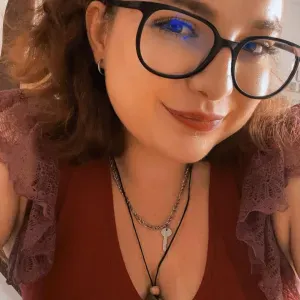 Je suis polyvalente (ménage, garde, courses, ect) 