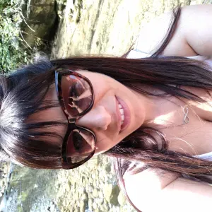 Cercasi lavoro come addetta alle pulizie o cameriera ai pia