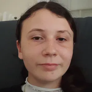 Baby-sitter débutante à Caen ! 