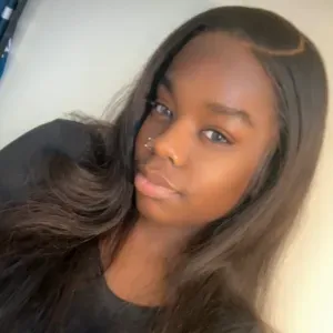 Baby-sitter sérieuse et attentionnée avec 2 ans d'expérience