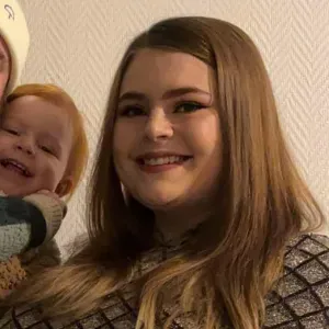 Baby-sitter avec expérience personnelle ET professionnelle 