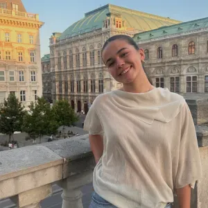 Canguro responsable y estudiante