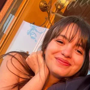 Baby-sitter sérieuse et attentionnée 