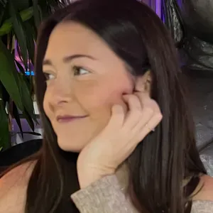 Canguro en Murcia. Chica cariñosa y dulce.