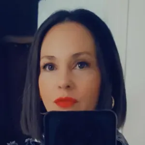 Baby-sitter expérimenté(e) disponible 👶