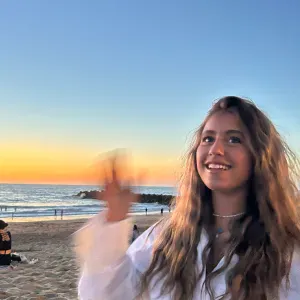 Baby-sitter disponible à Paris du 7 au 16 