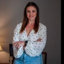 Babysitter com experiência, região de Torres Vedras e Mafra